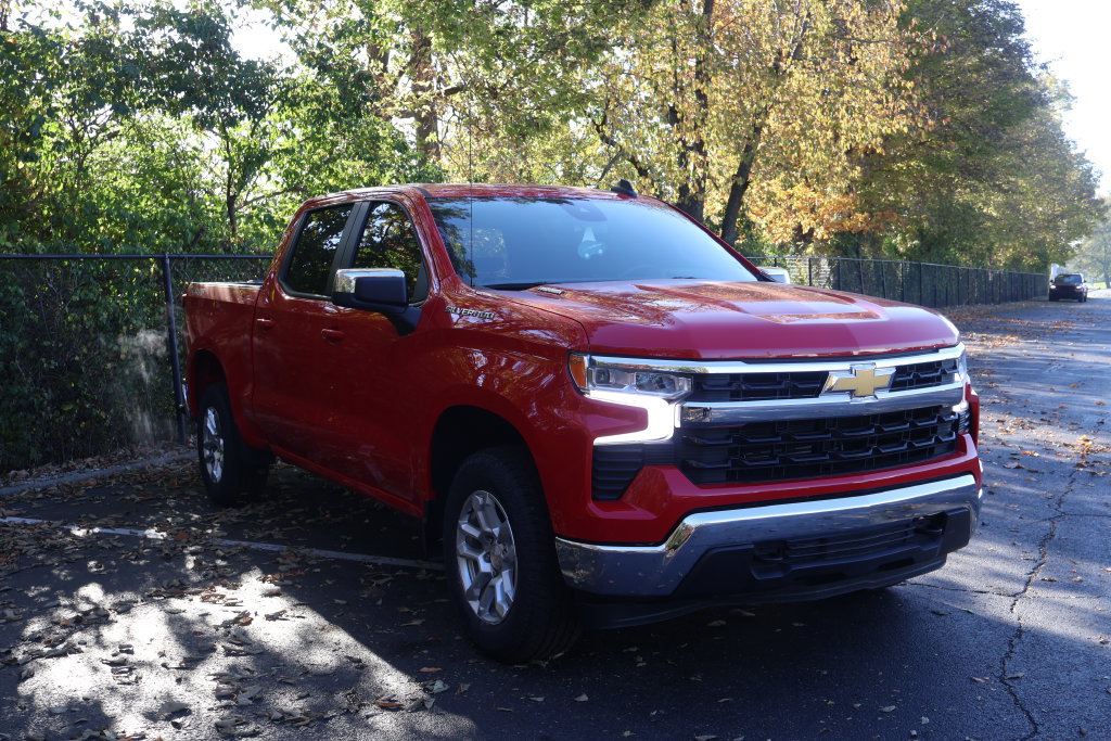 Certified 2024 Chevrolet Silverado 1500 LT AWD/4WD image 12