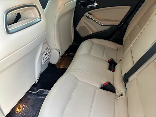 Used 2018 Mercedes-Benz CLA 250 image 13