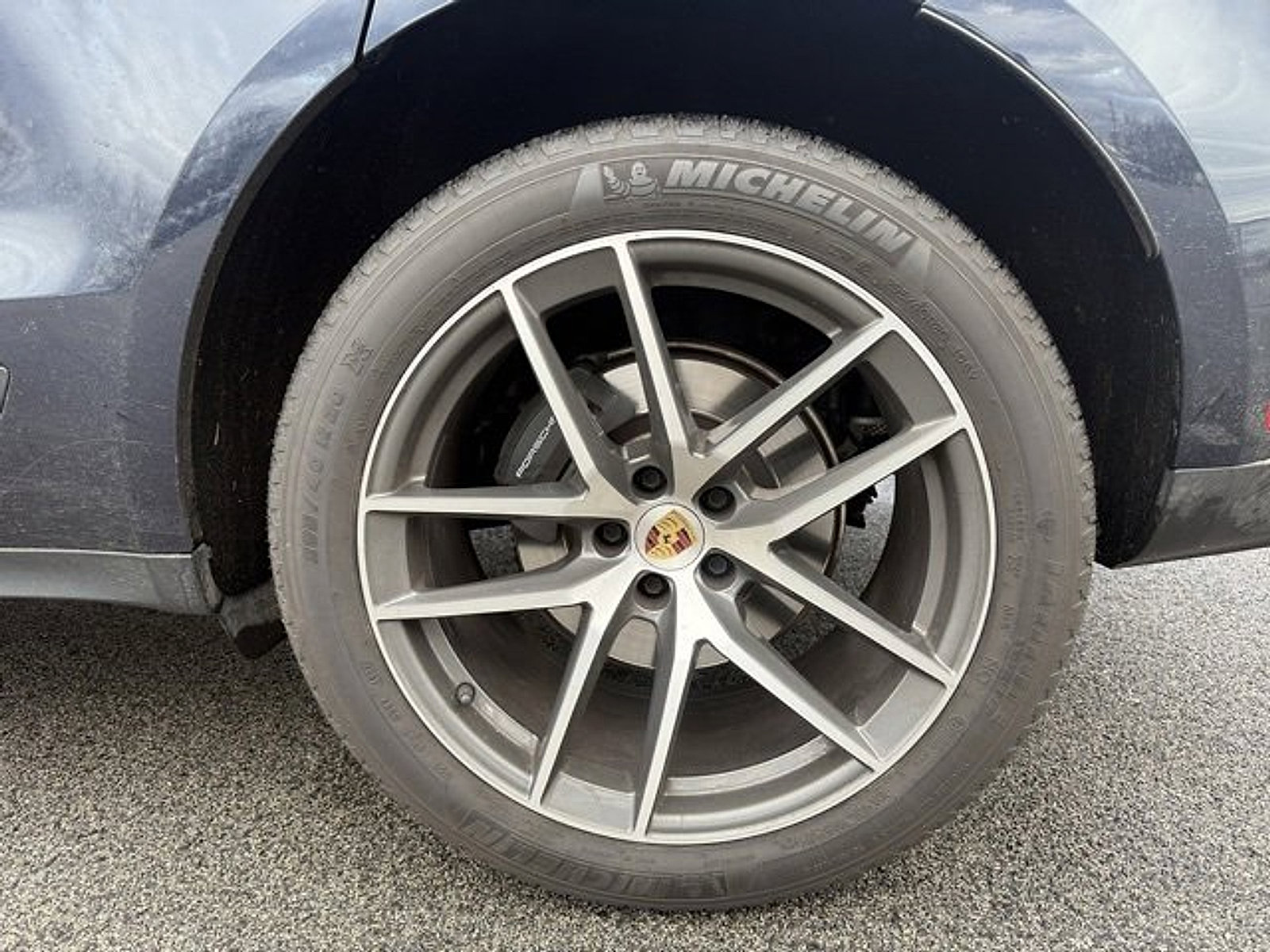 Used 2023 Porsche Macan Turbo image 24