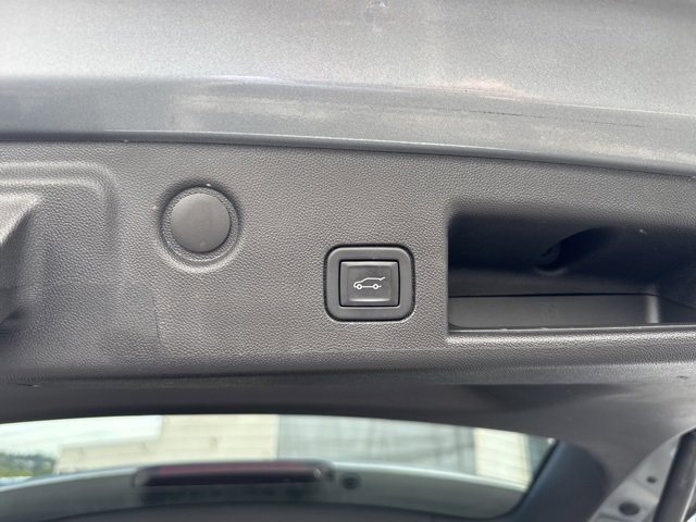 Used 2023 Chevrolet Equinox LT image 32