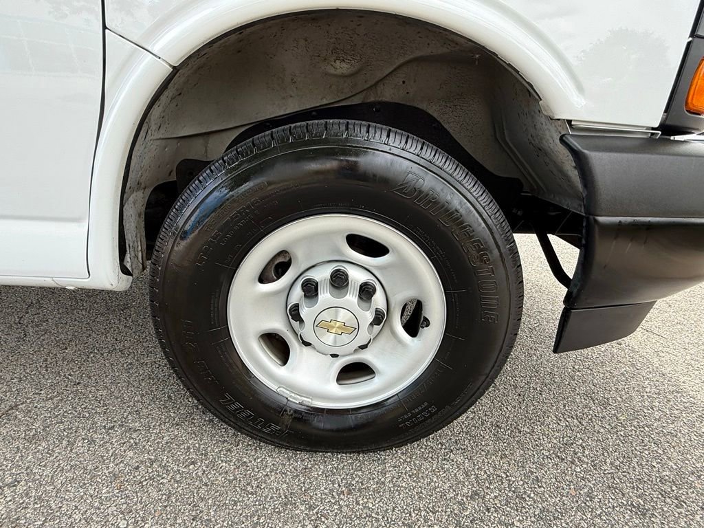 Used 2025 Chevrolet Express 2500 Extended w/ Driver Convenience Package RWD image 23