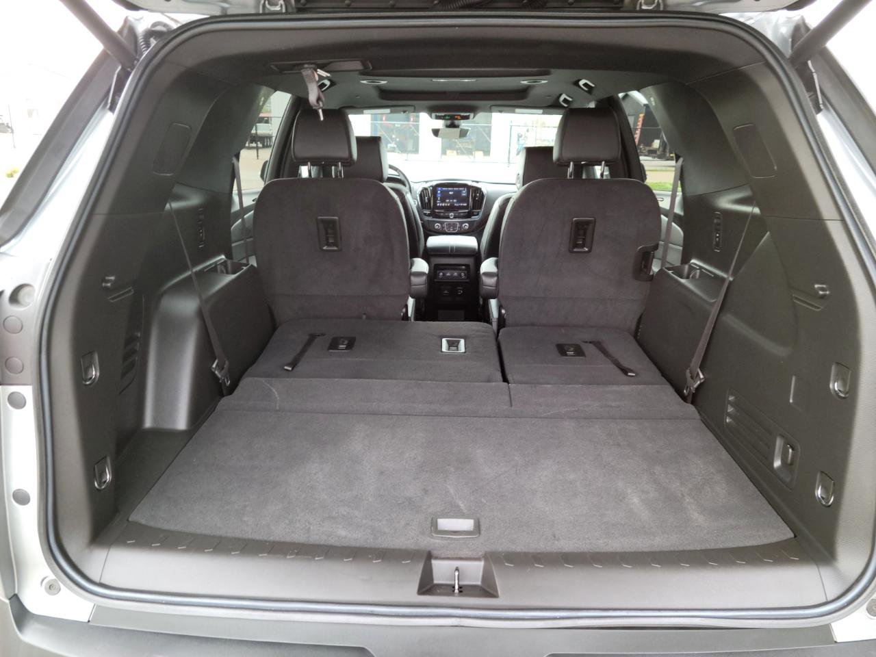 Used 2023 Chevrolet Traverse RS image 16
