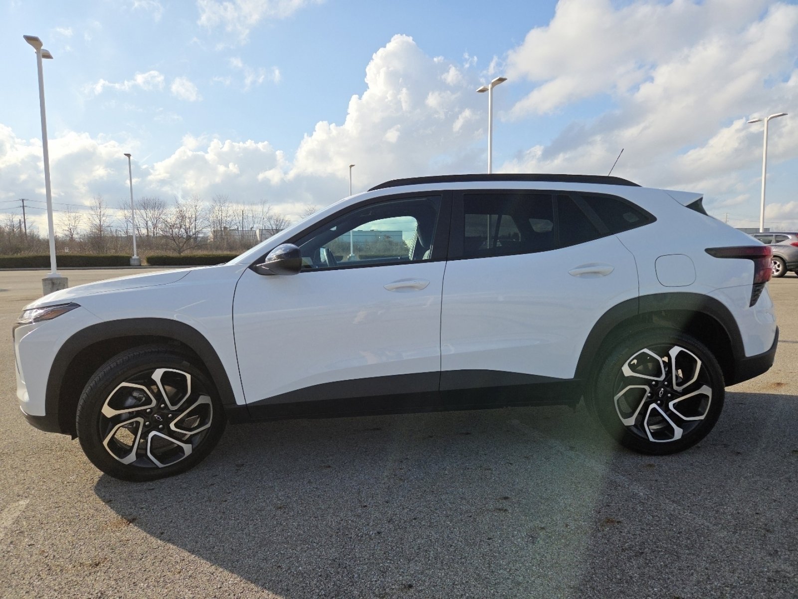 Used 2025 Chevrolet Trax RS w/ Sunroof Package image 19