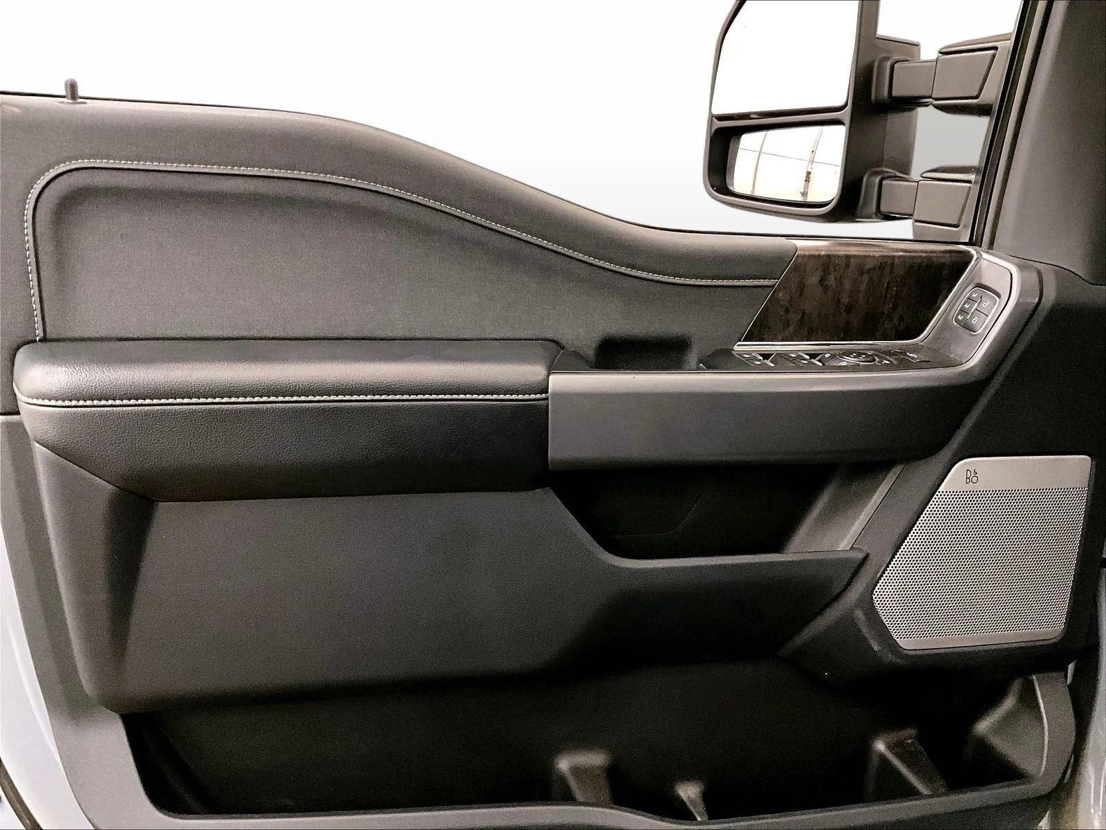 Used 2025 Ford F350 Lariat w/ Chrome Package image 22