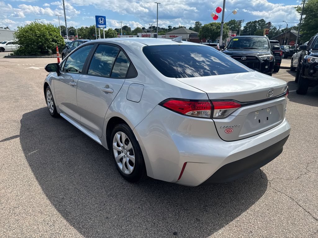 Used 2024 Toyota Corolla LE FWD image 5
