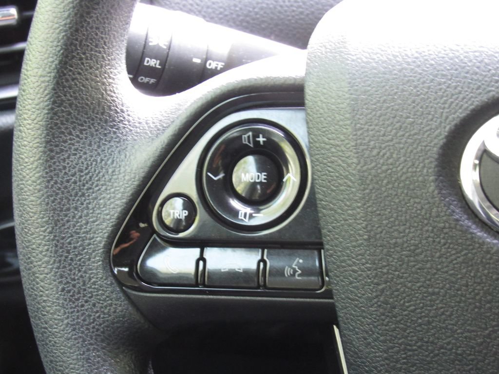 Certified 2022 Toyota Prius LE AWD/4WD image 24