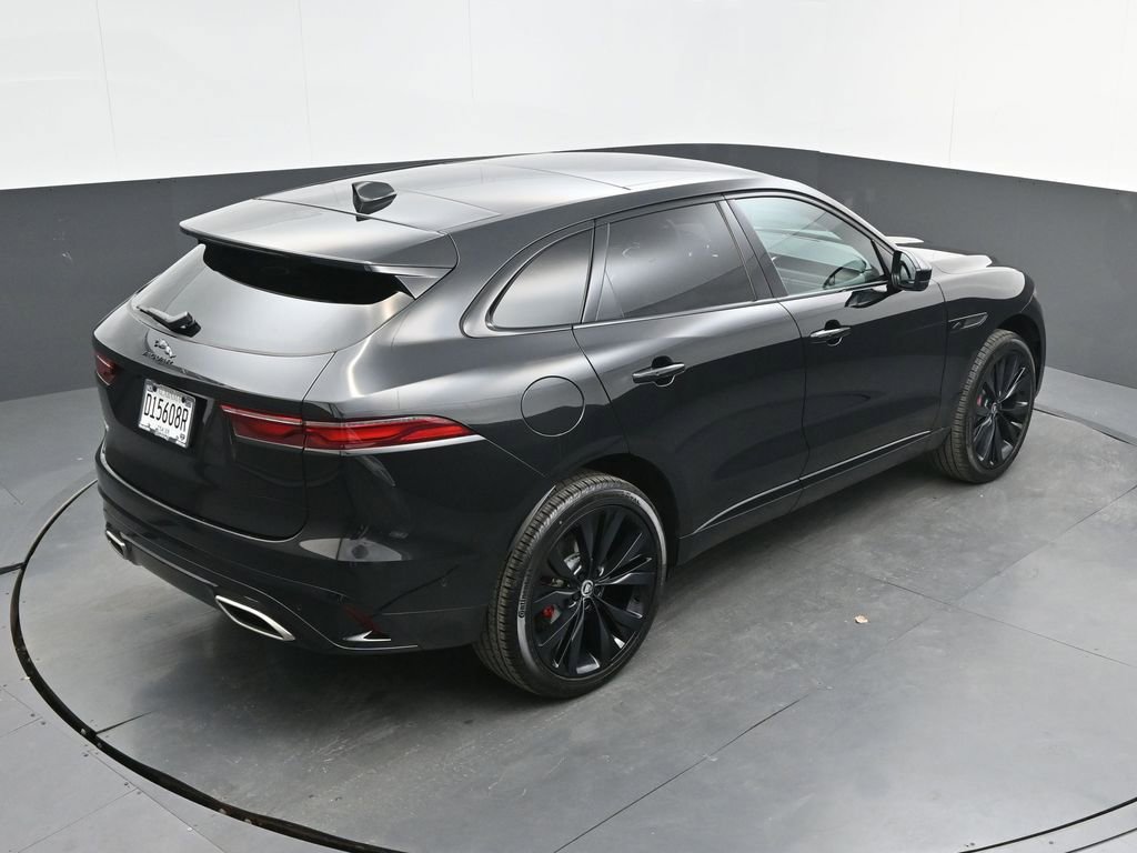 Certified 2025 Jaguar F-PACE R-Dynamic S image 33
