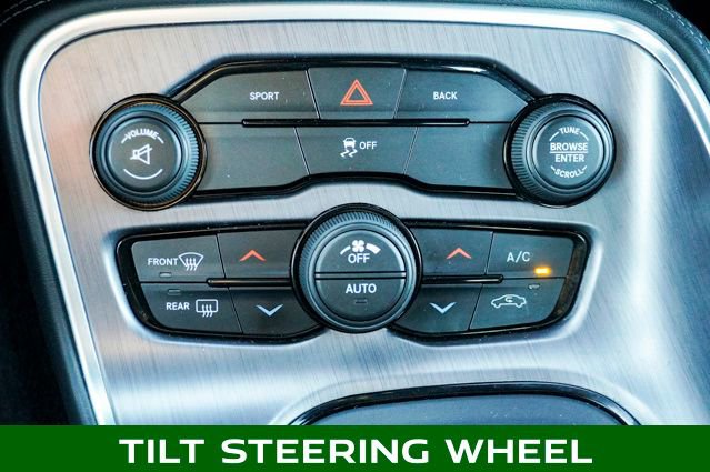 Used 2016 Dodge Challenger SXT image 19