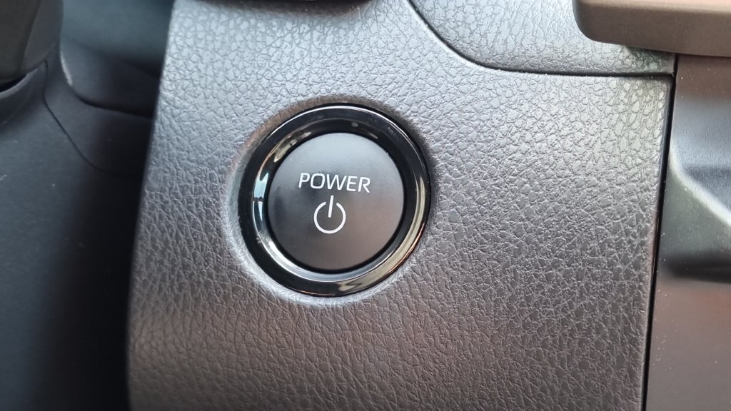Used 2025 Toyota Camry LE FWD image 27