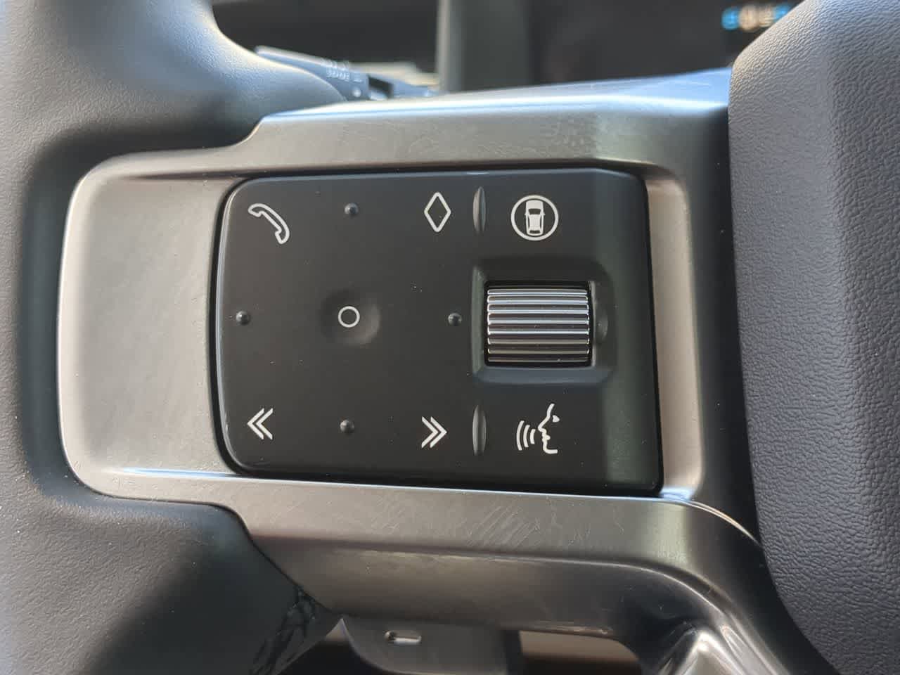 Used 2025 Land Rover Discovery S AWD/4WD image 26