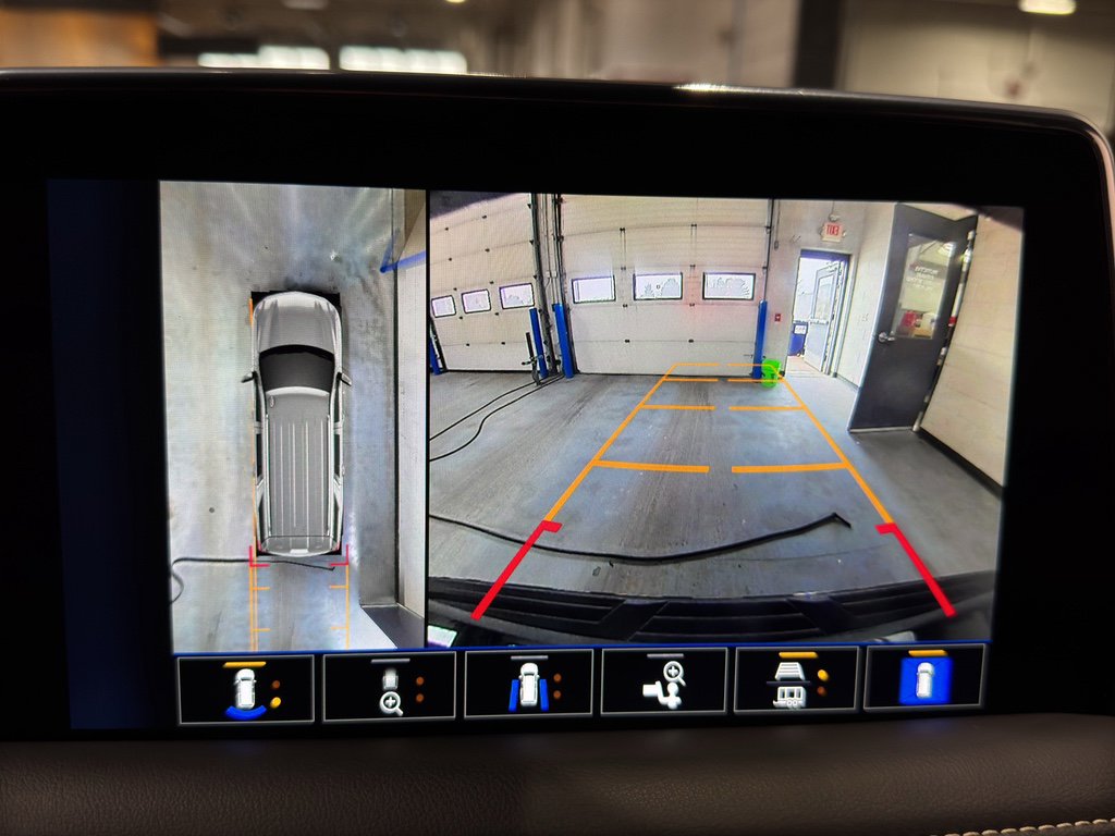 Used 2024 Chevrolet Suburban Premier image 30