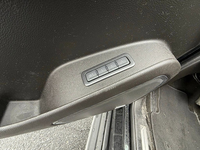 Used 2018 GMC Yukon SLT image 27