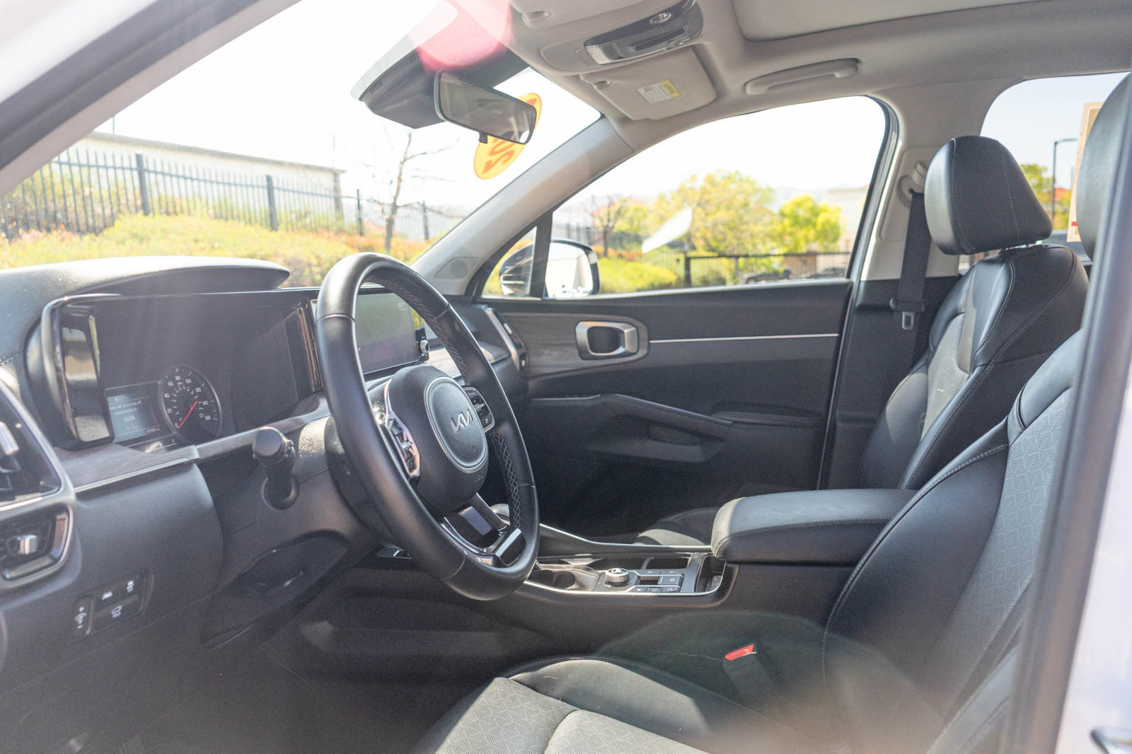 Used 2022 Kia Sorento EX w/ Panoramic Sunroof Package FWD image 15