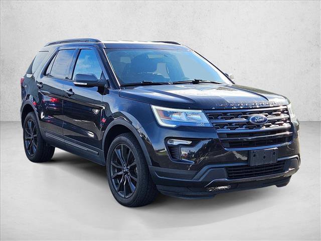 Used 2019 Ford Explorer XLT w/ Equipment Group 202A AWD/4WD image 3