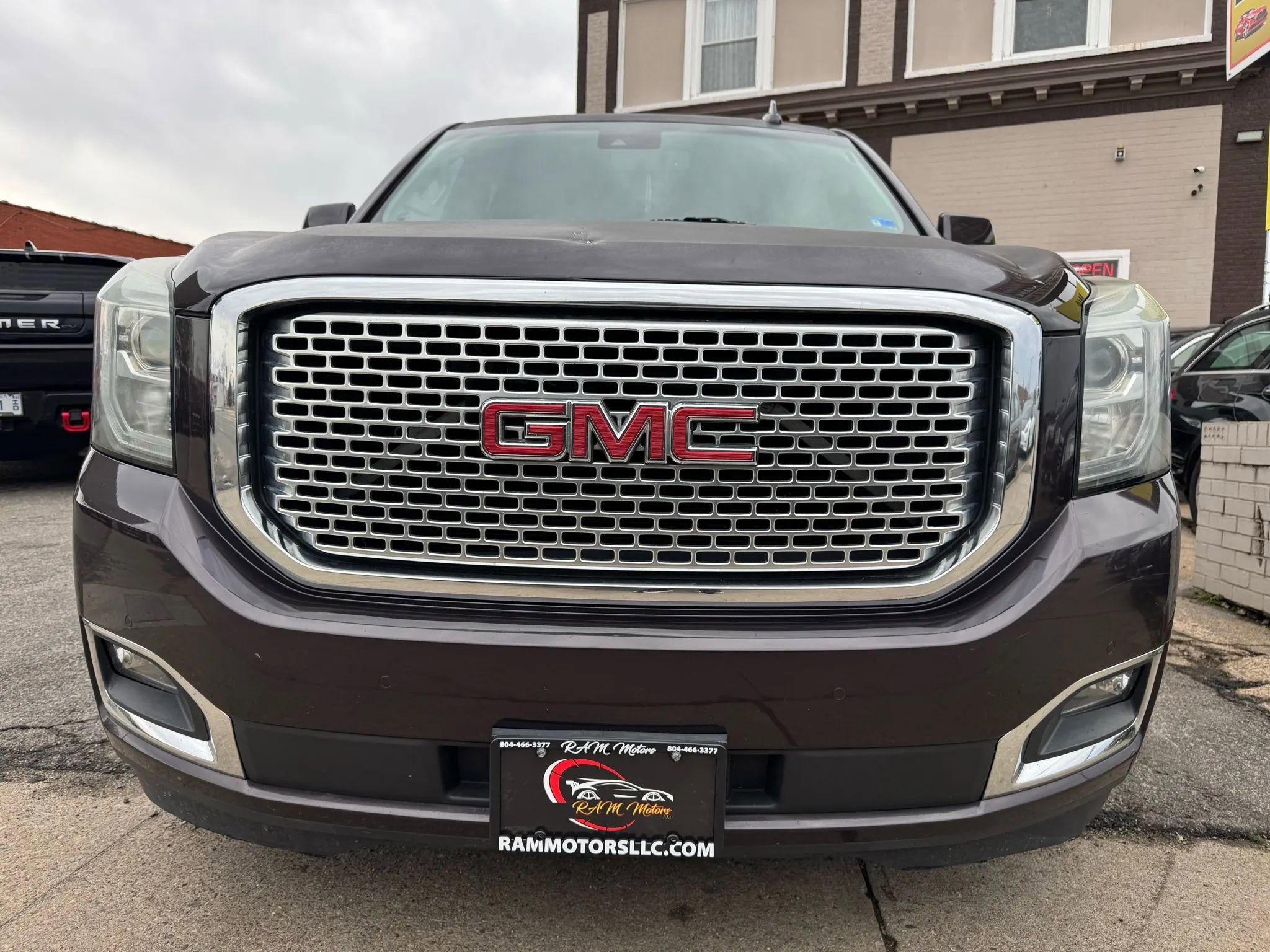 Used 2015 GMC Yukon Denali w/ Open Road Package image 8