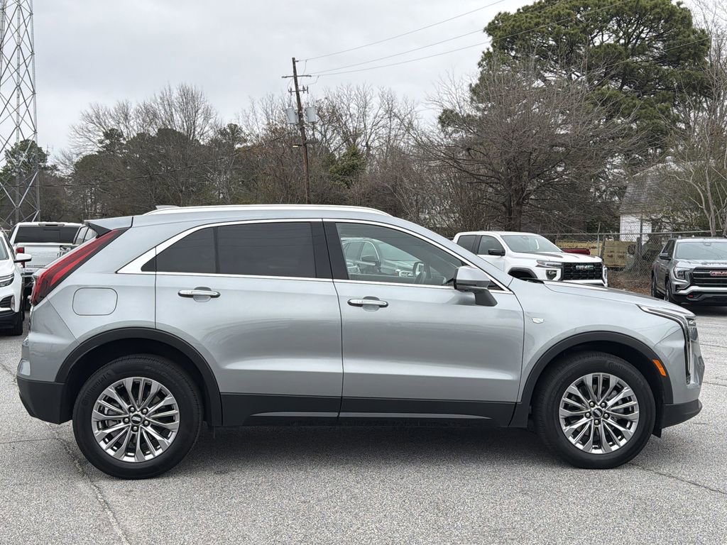 Used 2025 Cadillac XT4 Premium Luxury image 9