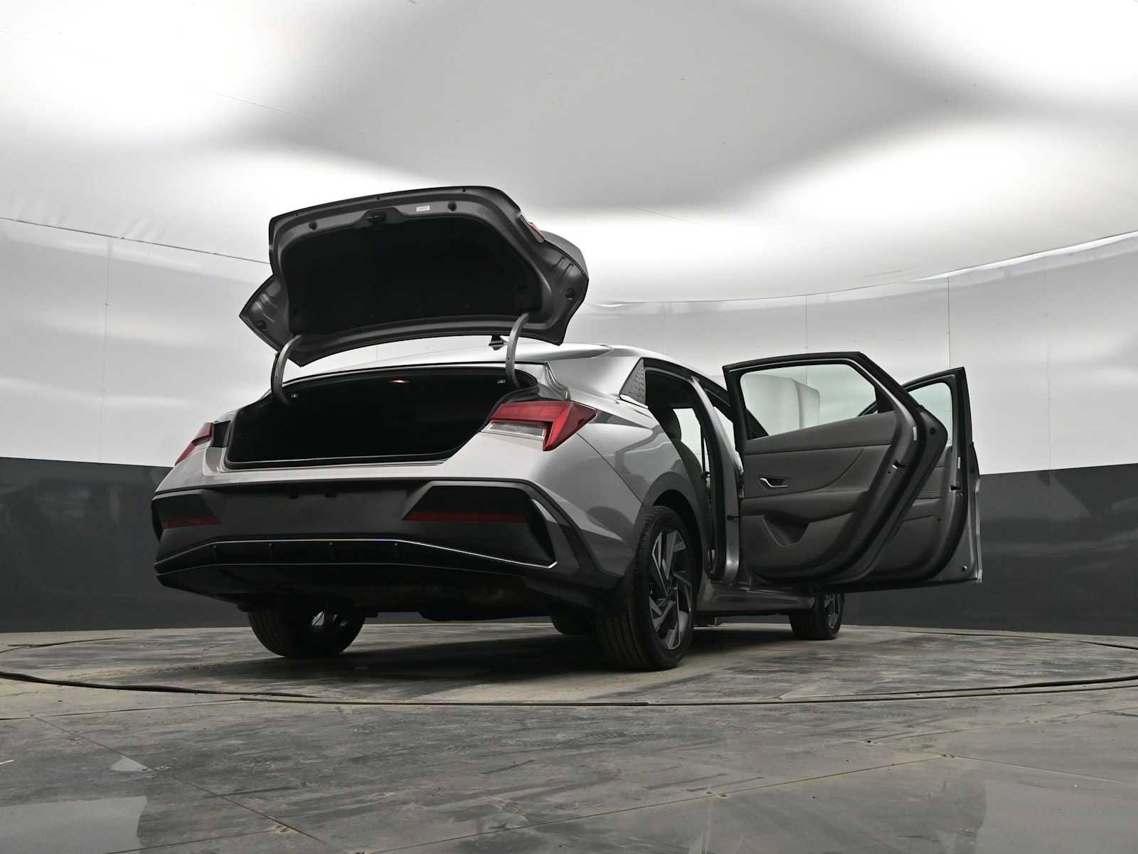 Certified 2025 Hyundai Elantra SEL image 44