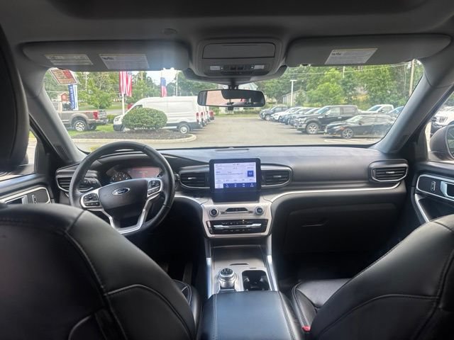 Used 2022 Ford Explorer XLT w/ Equipment Group 202A AWD/4WD image 23