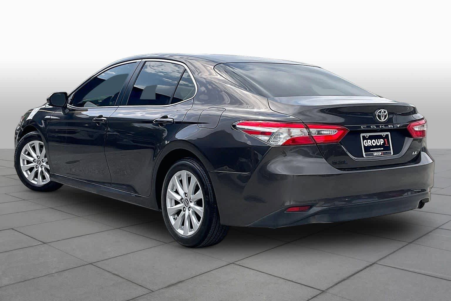 Used 2018 Toyota Camry LE FWD image 12