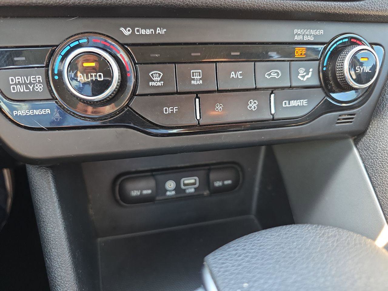 Used 2017 Kia Niro LX FWD image 25