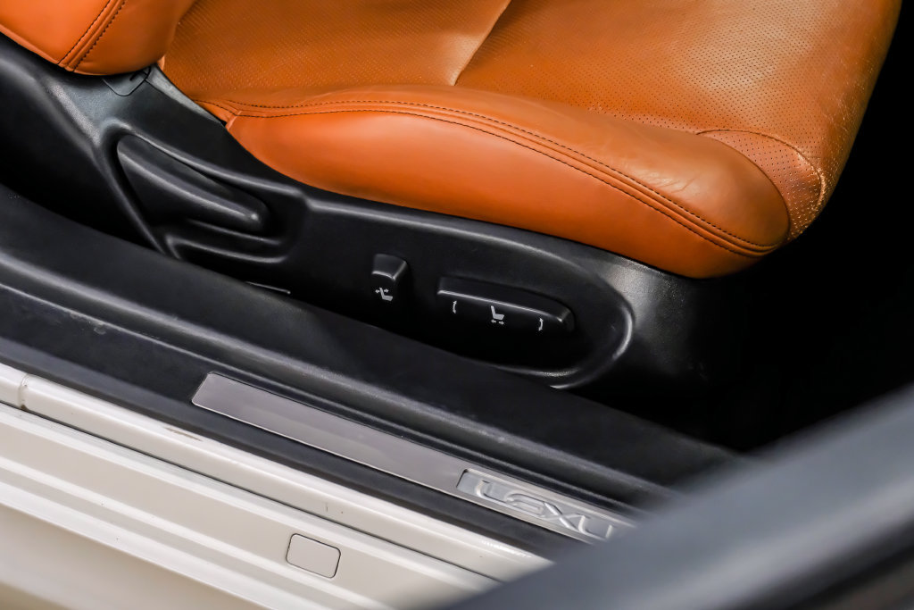 Used 2013 Lexus IS 250C w/ Luxury Pkg RWD image 49