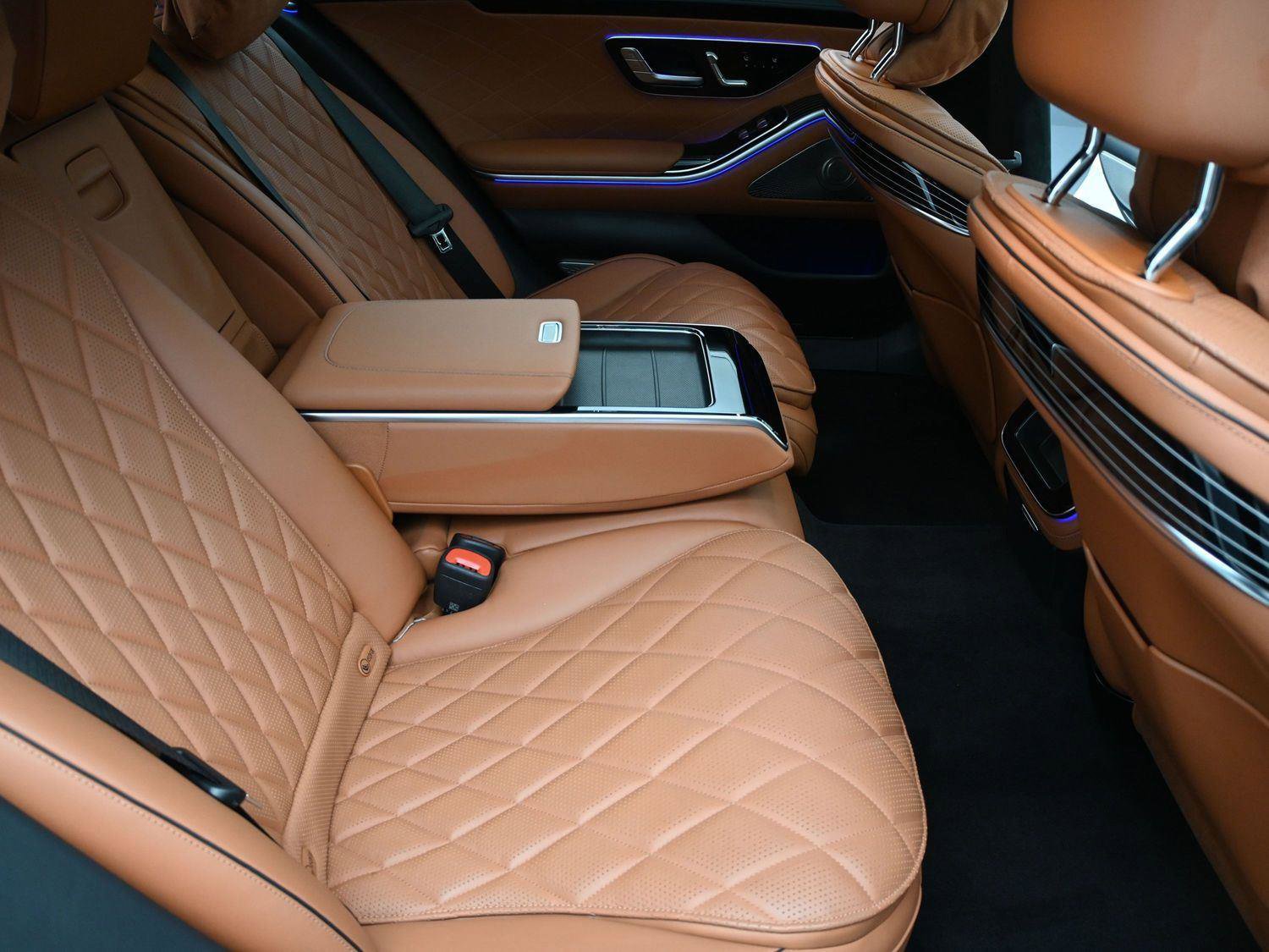 Used 2022 Mercedes-Benz S 580 4MATIC Sedan w/ AMG Line Package image 27