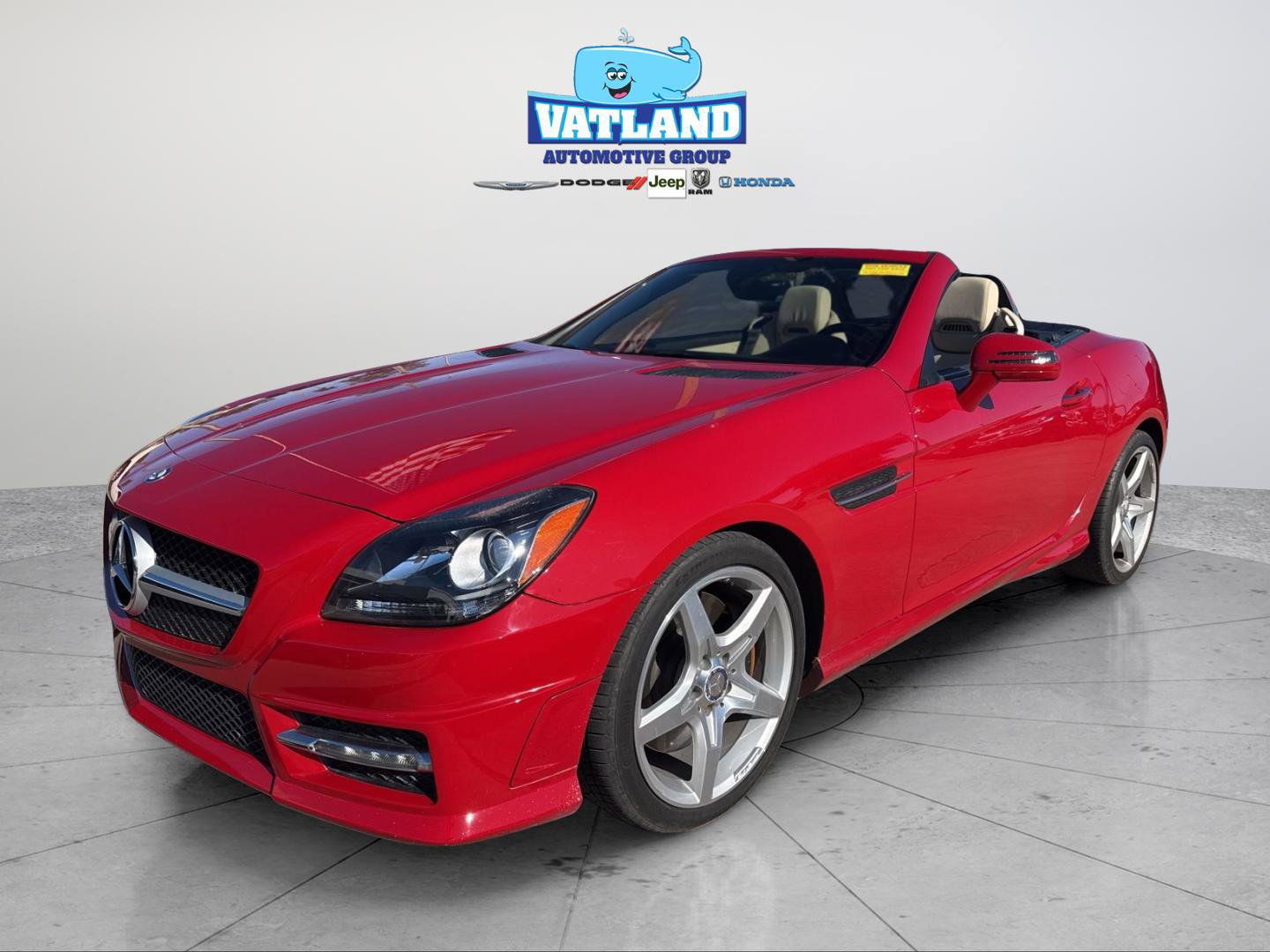 Used 2015 Mercedes-Benz SLK 250 w/ Premium Package image 16