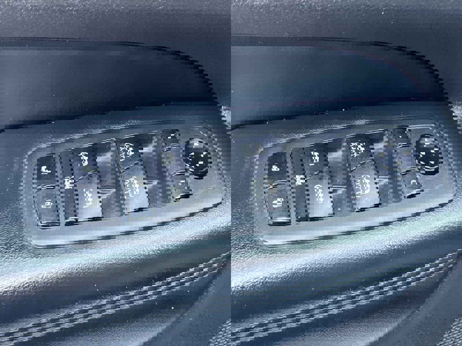 Used 2020 Jeep Grand Cherokee Laredo image 14