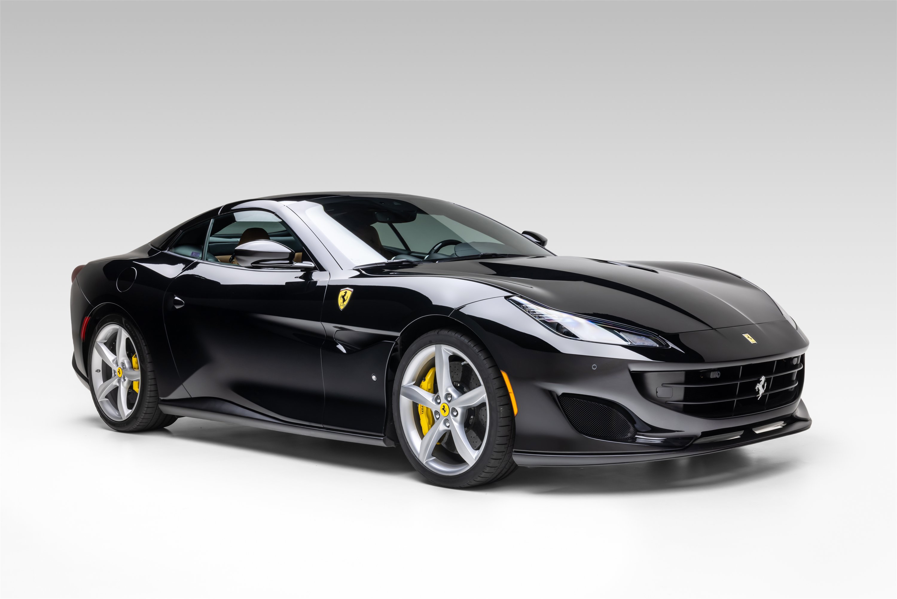 Used 2020 Ferrari Portofino RWD image 12