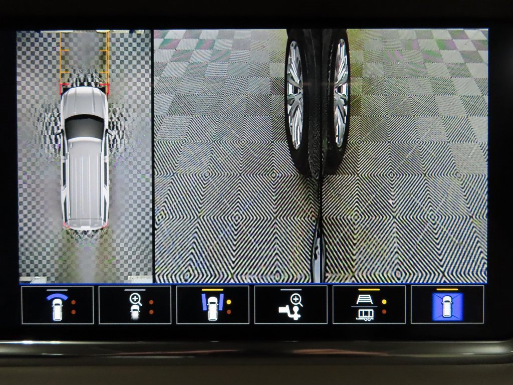 Used 2024 GMC Yukon XL Denali image 20