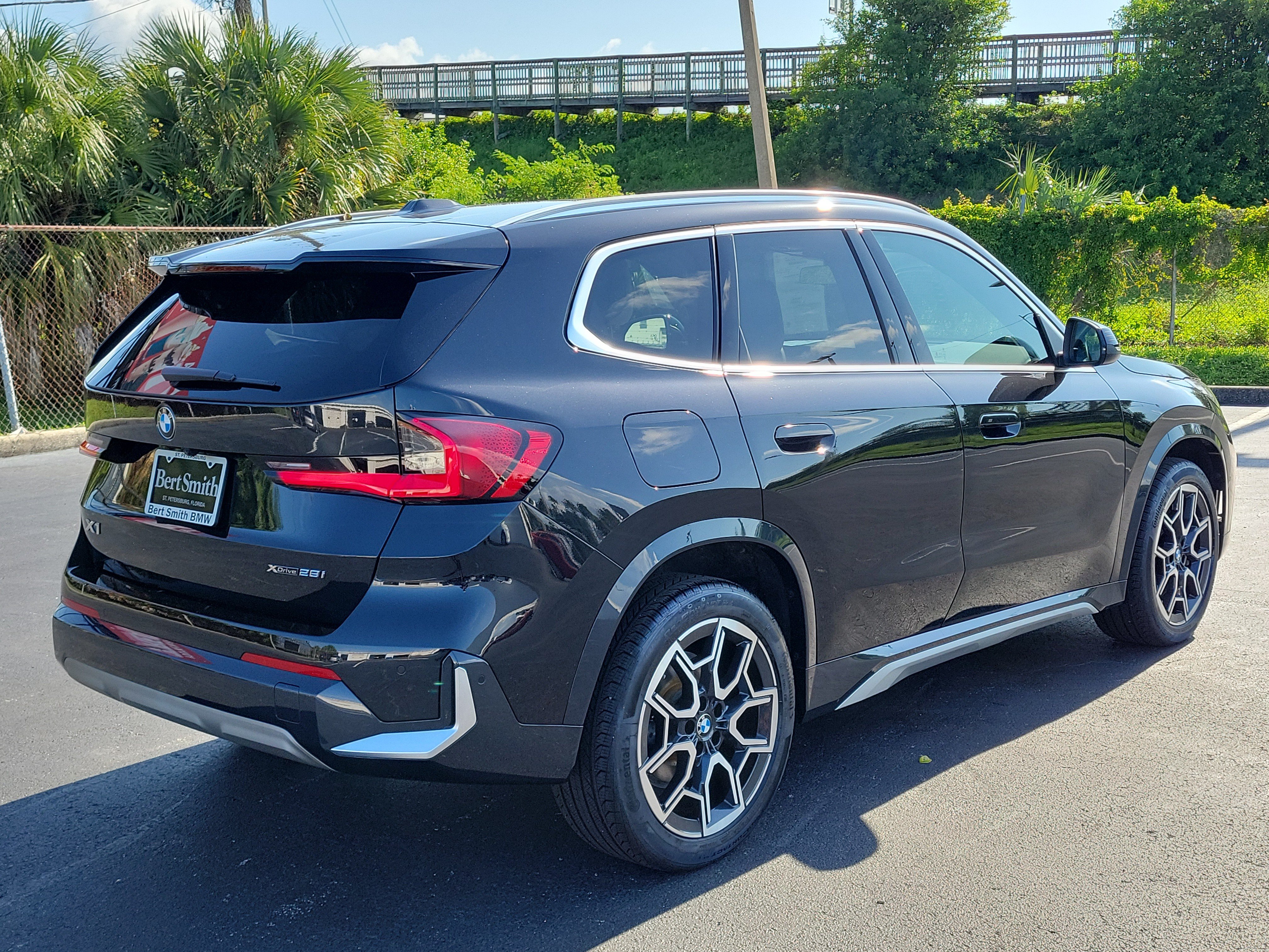 Used 2026 BMW X1 xDrive28i w/ Convenience Package AWD/4WD image 3