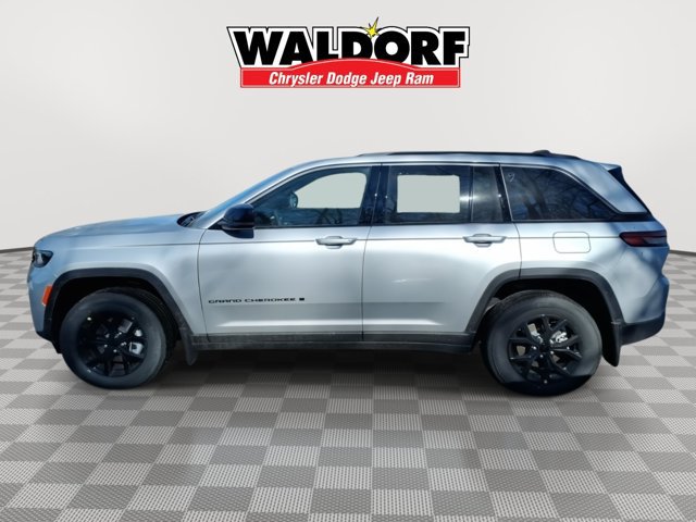 New 2026 Jeep Grand Cherokee Altitude AWD/4WD image 4