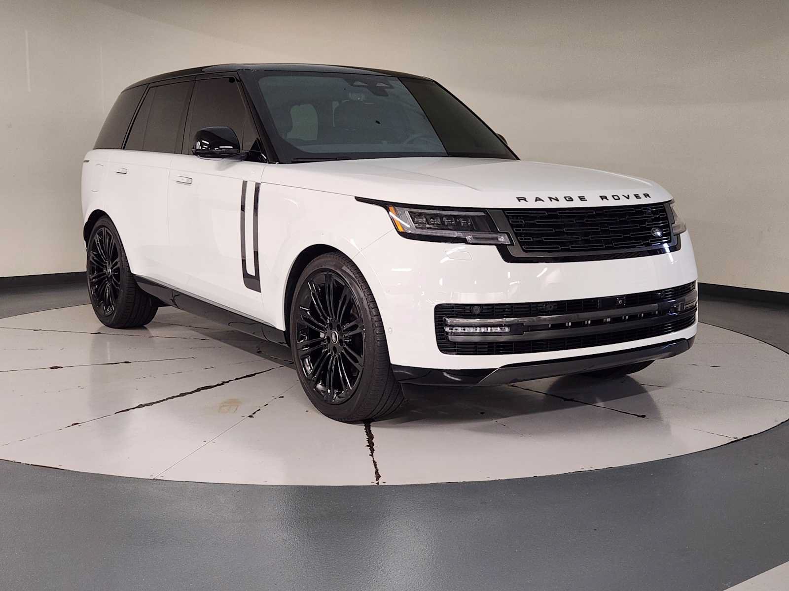 Used 2024 Land Rover Range Rover SE AWD/4WD image 7