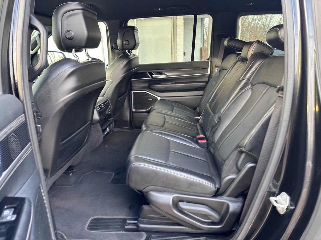 Used 2024 Jeep Wagoneer L Series II w/ Flexible Seating Group image 37