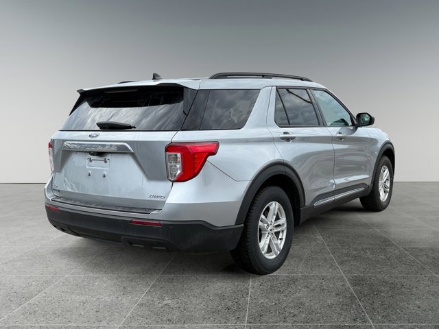 Used 2023 Ford Explorer XLT image 5