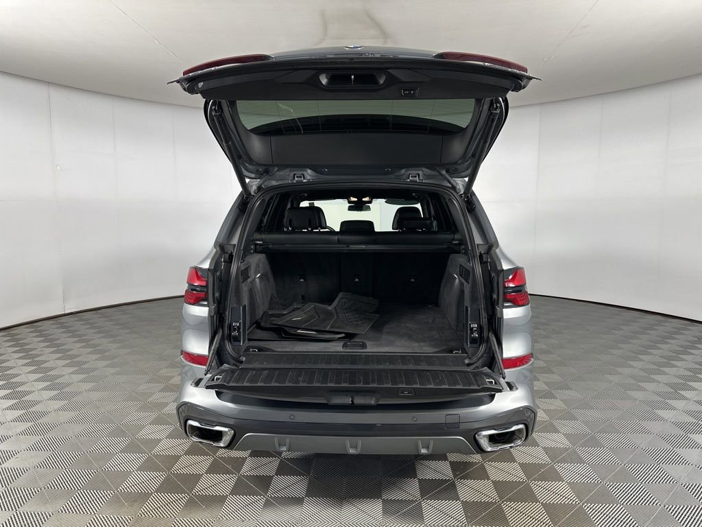 Certified 2025 BMW X5 xDrive40i w/ M Sport Package AWD/4WD image 28