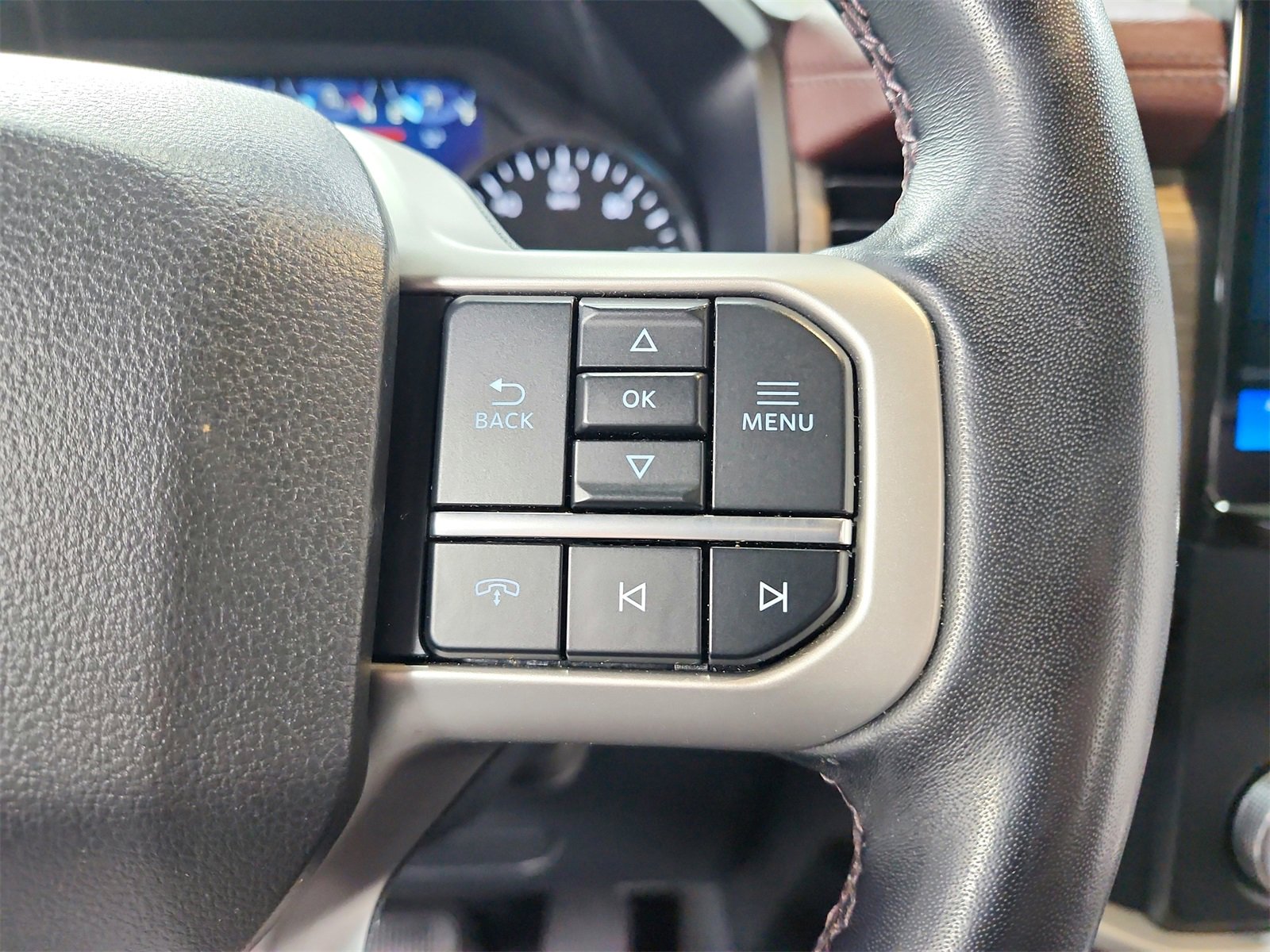 Used 2024 Ford Expedition Limited image 25