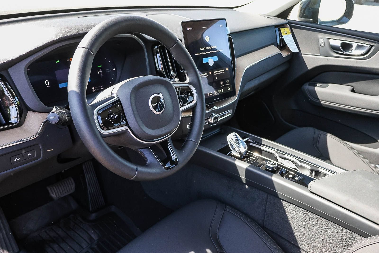 New 2026 Volvo XC60 T8 Core w/ Climate Package AWD/4WD image 27