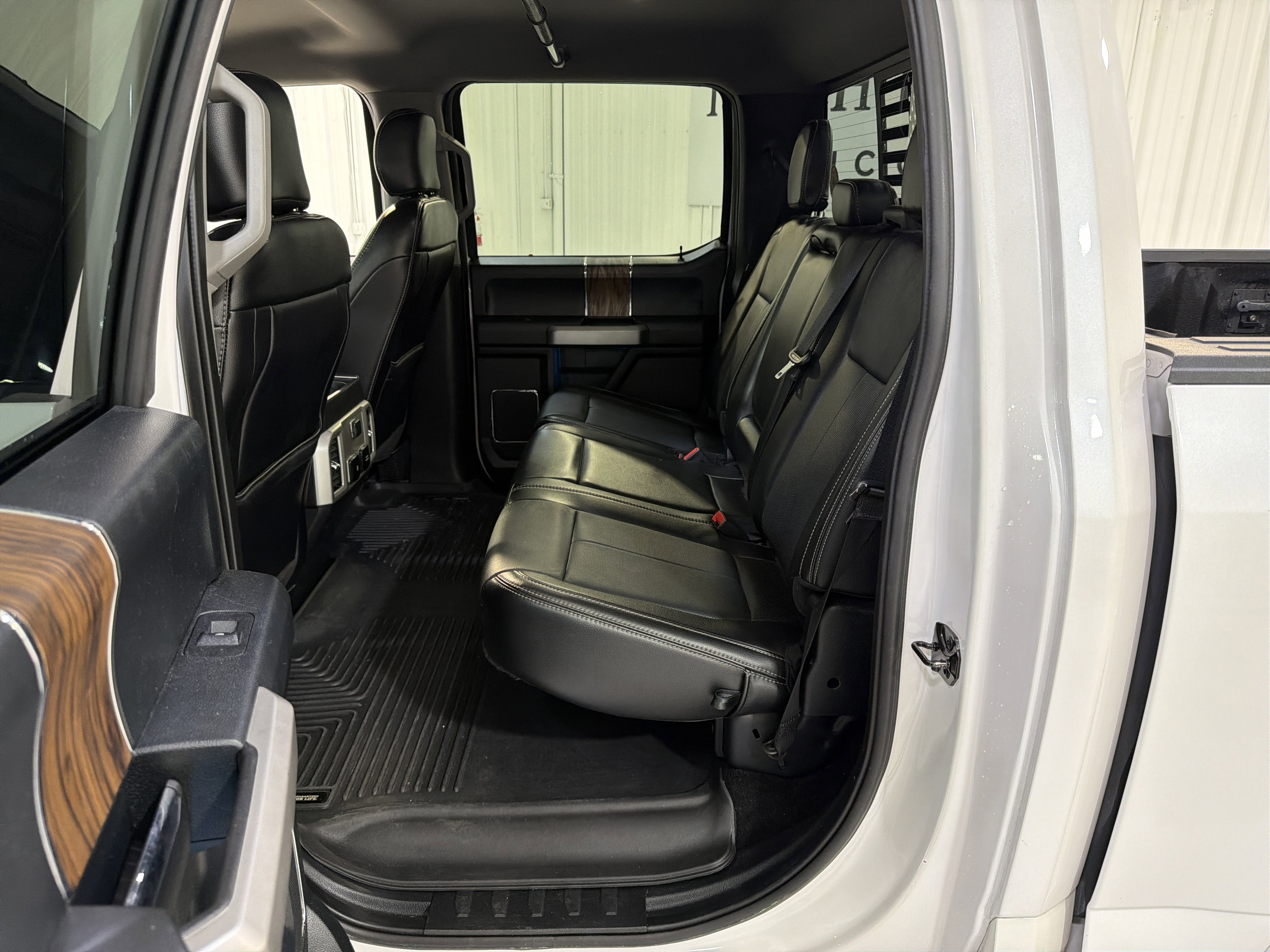 Used 2019 Ford F150 Lariat image 11