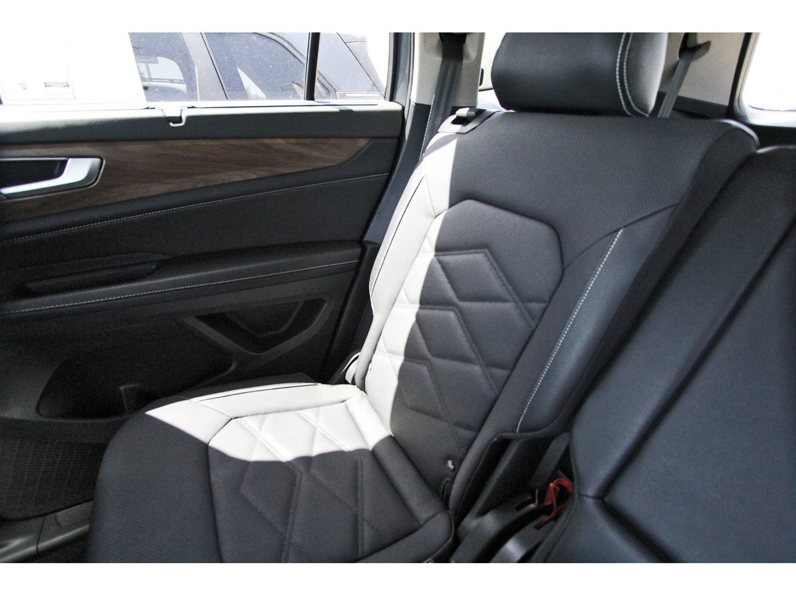 Used 2024 Volkswagen Atlas SE FWD image 11
