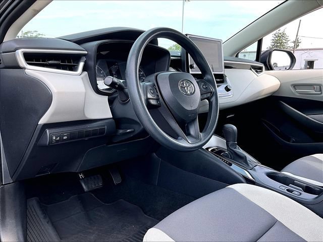 Used 2023 Toyota Corolla LE FWD image 8