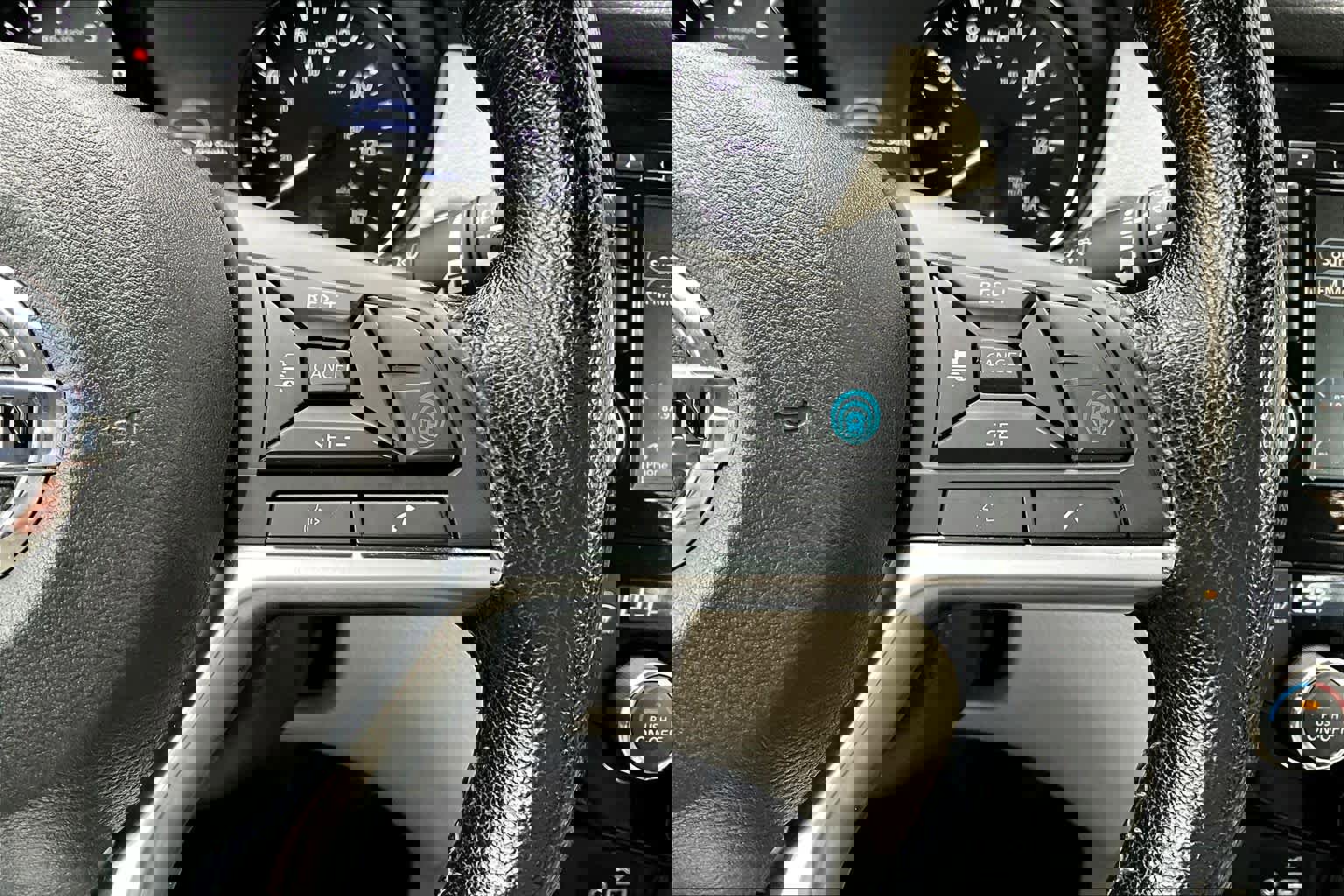 Used 2022 Nissan Rogue Sport SL w/ Premium Package image 25