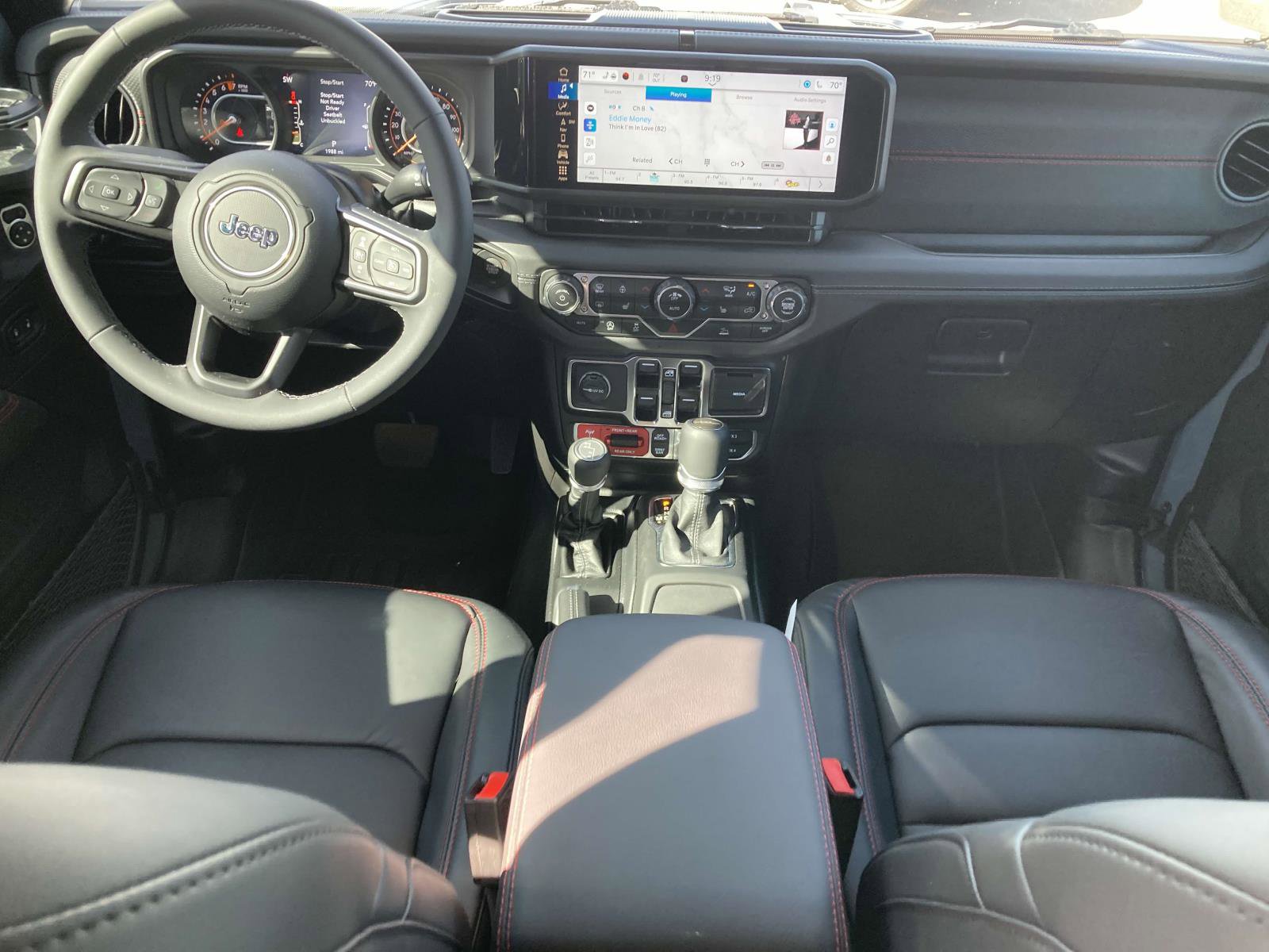 Used 2025 Jeep Gladiator Rubicon w/ Convenience Group image 10