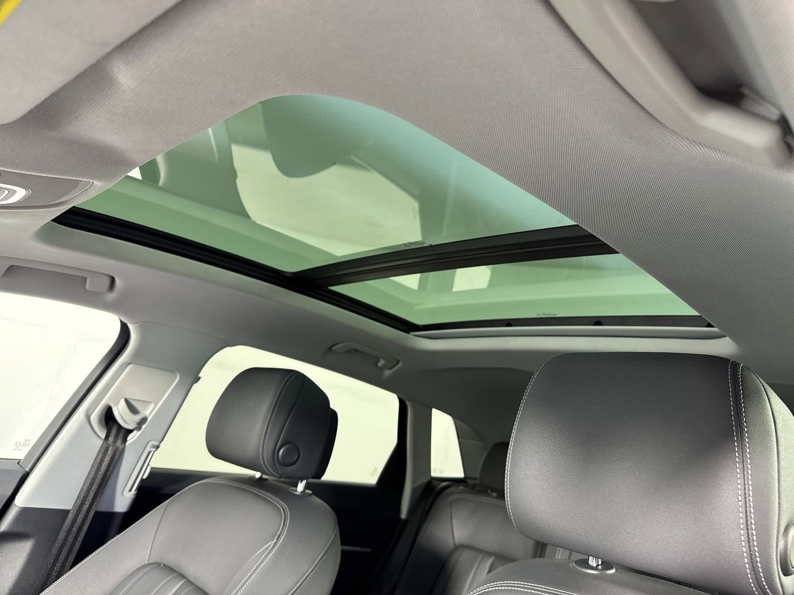 Used 2021 Audi e-tron Premium w/ Convenience Plus Package image 19