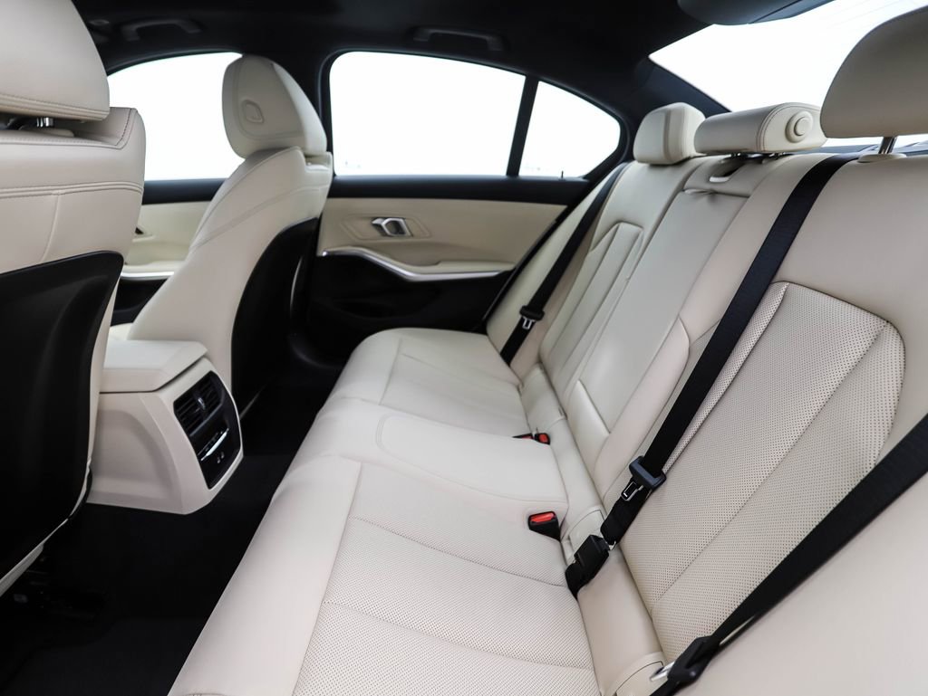 Used 2025 BMW 330i xDrive Sedan w/ Convenience Package image 23