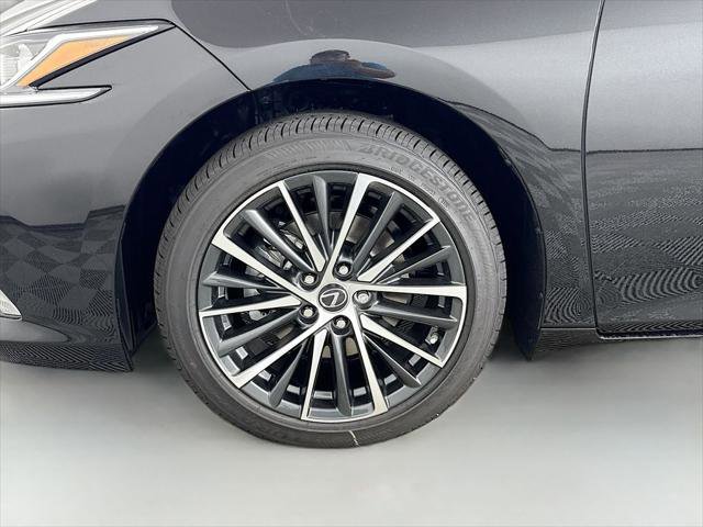 Certified 2025 Lexus ES 350 w/ Premium Package FWD image 23