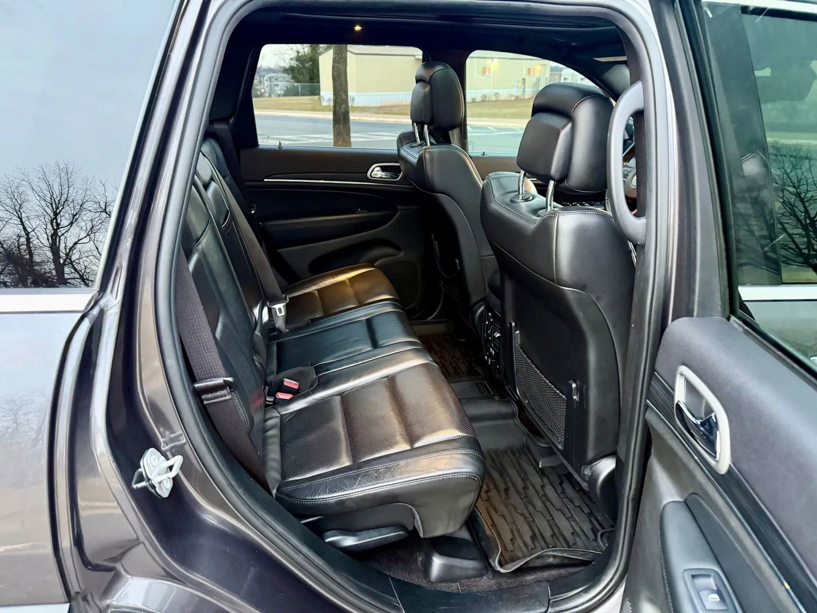 Used 2019 Jeep Grand Cherokee Limited w/ Luxury Group II image 17