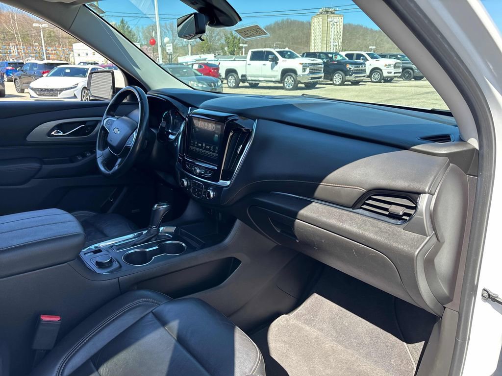 Used 2018 Chevrolet Traverse LT image 34