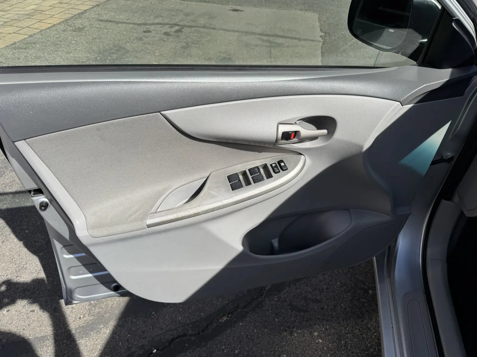 Used 2010 Toyota Corolla LE FWD image 10