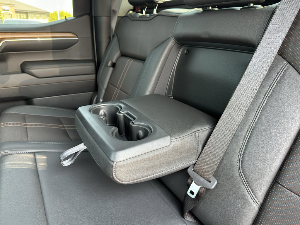 Used 2023 Chevrolet Silverado 1500 High Country w/ Technology Package AWD/4WD image 19